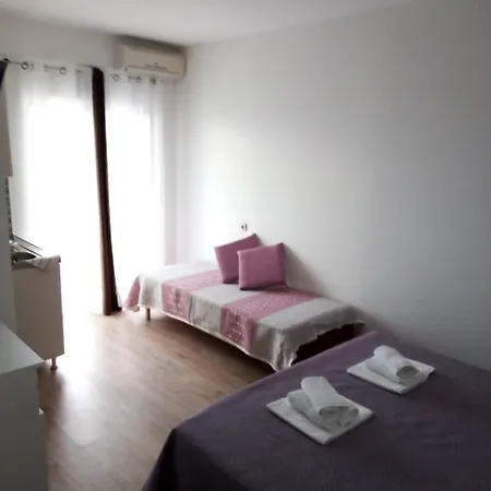 Apartment Studio Apartman Marela *